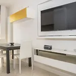 Guesthost - Fellini Family Flat Rimini