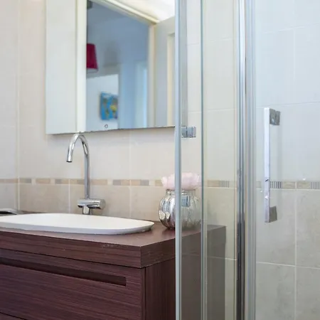 Guesthost - Fellini Family Flat Rimini