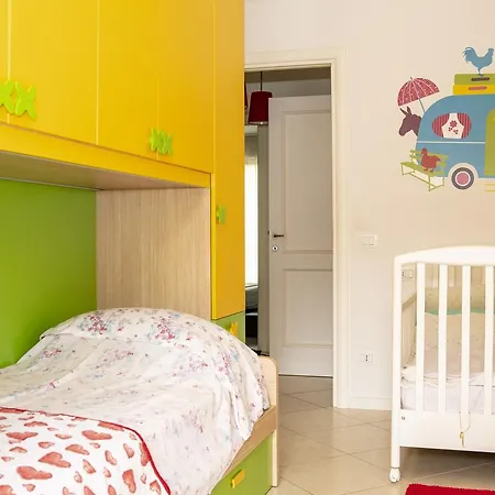 Guesthost - Fellini Family Flat Rimini