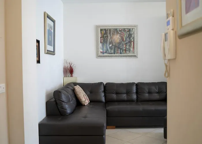 Guesthost - Fellini Family Flat * Rimini