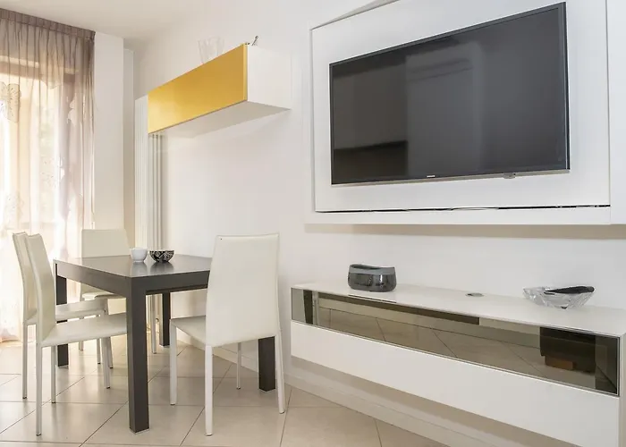 Guesthost - Fellini Family Flat Rimini